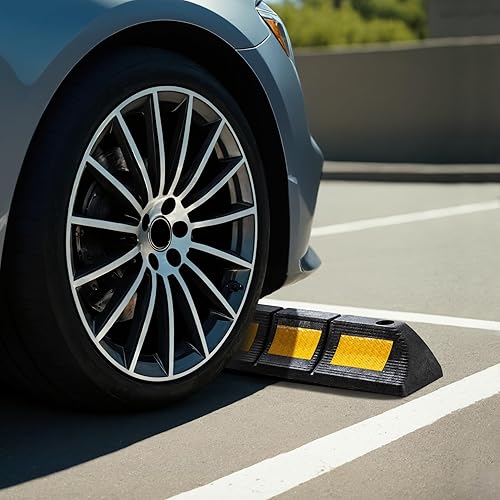 Wiltec Radstopper 56 x 15 x 10 cm, 2x Einparkhilfe aus Gummi, Parkplatzbegrenzung mit gelben Reflexionsstreifen & Schraubrillen, Parkplatzsperre für Garage - Cheap-Us