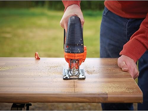 BLACK+DECKER Stichsäge Akku (18 V, 19 mm Hublänge, 55 mm Schnitttiefe, Sägeblasfunktion, Schutzbügel, Schalterelektronik, inklusive Holzsägeblatt, ohne Akku und Ladegerät) BDCJS18N - Cheap-Us