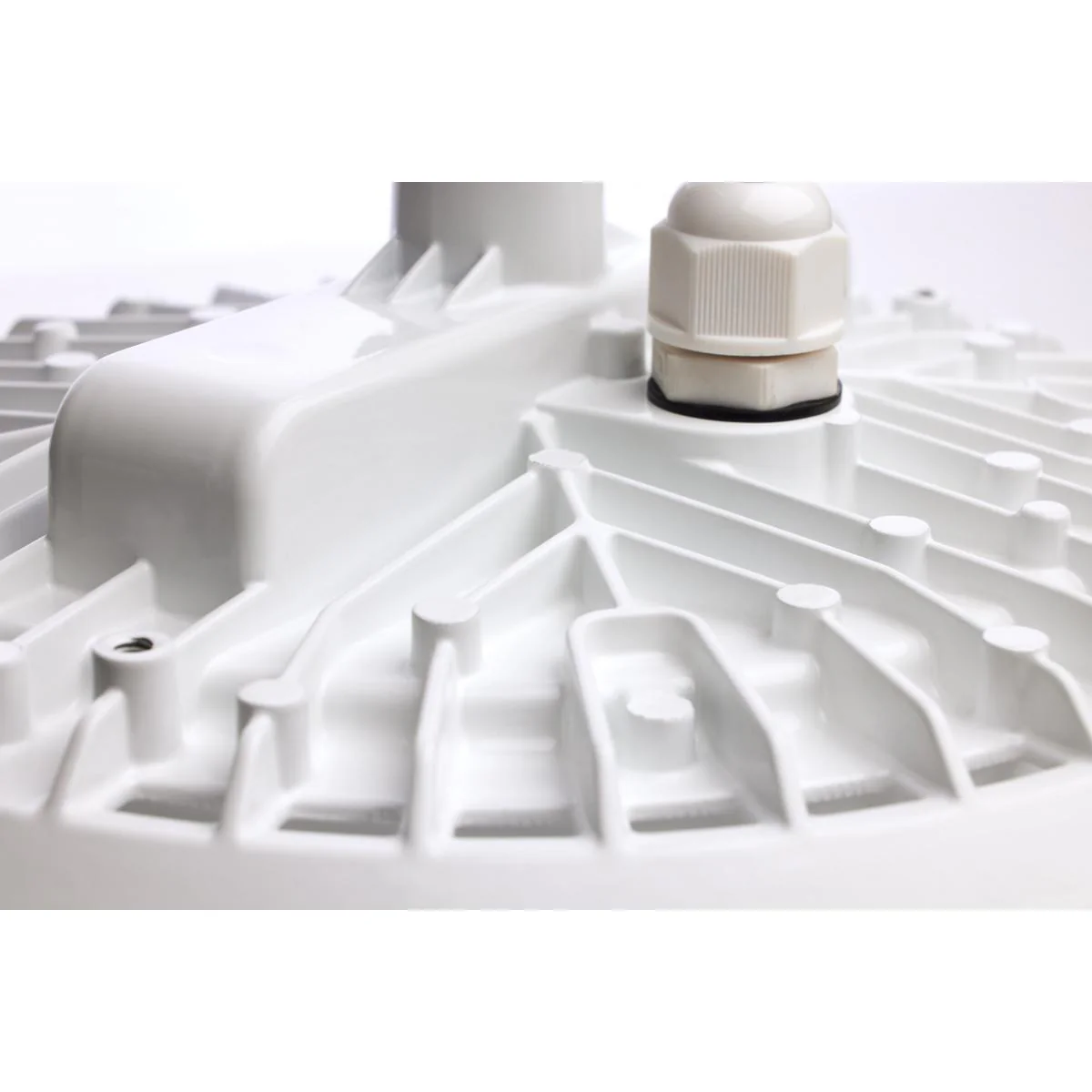 65-972 LED 60W UFO W/PLUG/120V 60 Watt; Hi-Pro Shop Light with Plug; 8