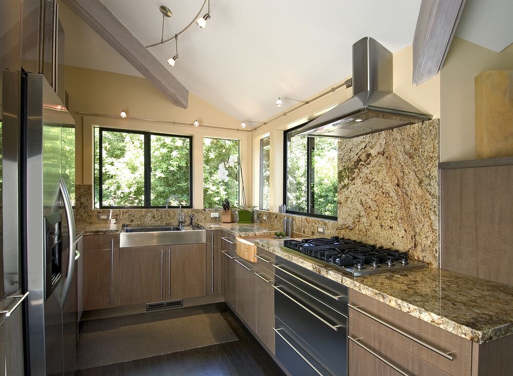 Bulbrite Pack of (3) 7 Watt Dimmable Flood MR16 Bi-Pin (GU5.3) LED Bulb - 570 Lumens, 2700K, and 80 CRI - Cheap-Us