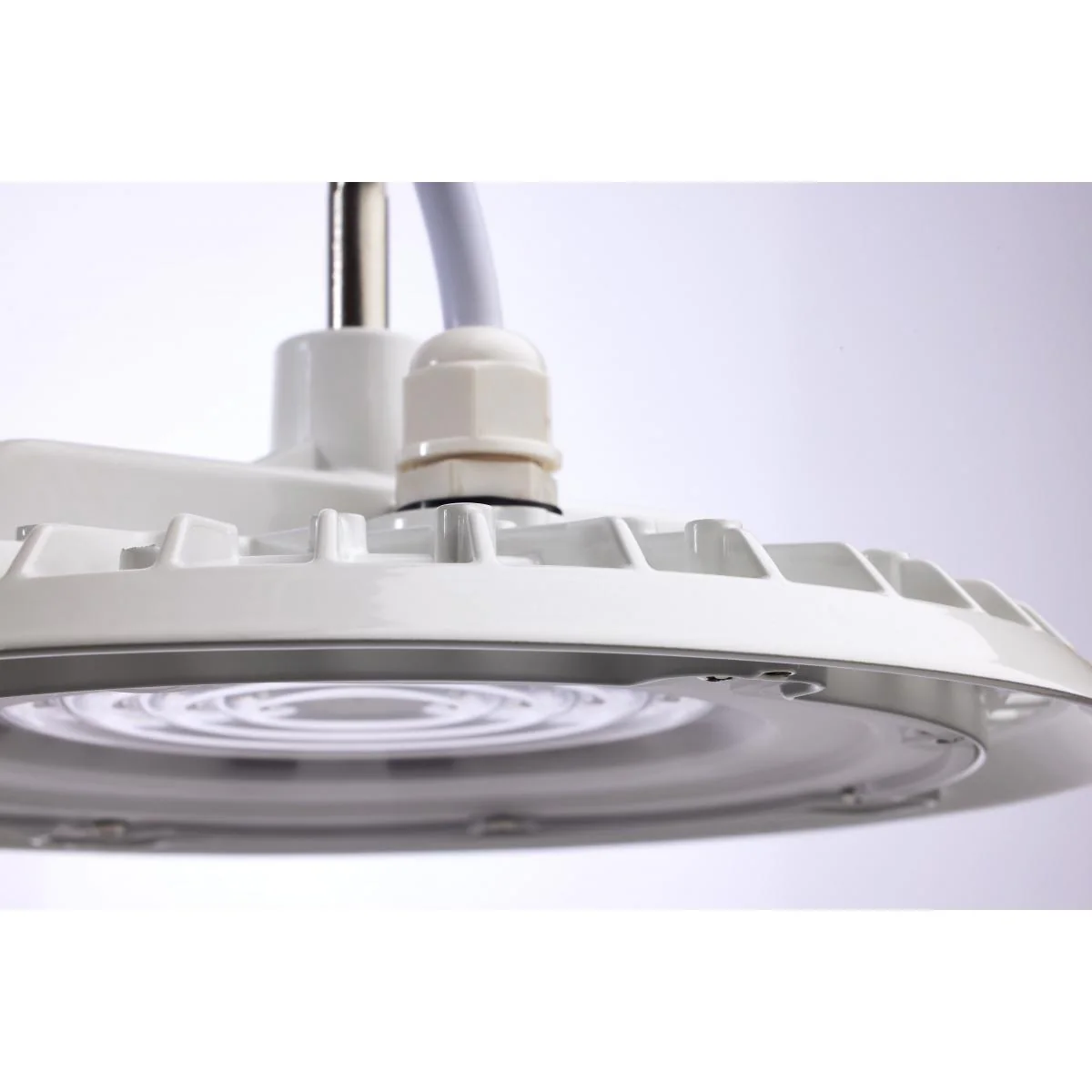65-972 LED 60W UFO W/PLUG/120V 60 Watt; Hi-Pro Shop Light with Plug; 8
