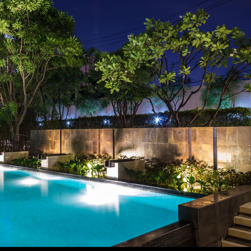 Bulbrite Pack of (6) 10 Watt Dimmable Narrow Flood PAR30SN Medium (E26) LED Bulb - 800 Lumens, 3000K, and 80 CRI - Cheap-Us