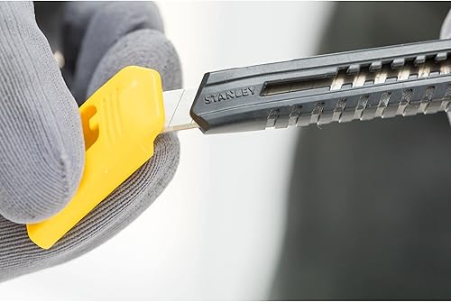 Stanley 10150 Cuttermesser SM 1-10-150 (9 mm Klingenbreite, 130 mm Klingenlänge, Messer mit Abbrechklinge, zweiteiliger Korpus, Kunststoff-Ausführung, zum Schneiden von Karton, Folien und Tapeten) - Cheap-Us