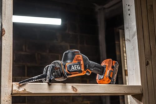 AEG 18 V PRO18V Brushless Akku-Säbelsäge BUS18SBL-0 (Hublänge 22 mm, max. Leerlaufhubzahl 0-3.200 min-1, werkzeugloser Sägeblattwechsel, ohne Akku & Ladegerät im Karton) - Cheap-Us