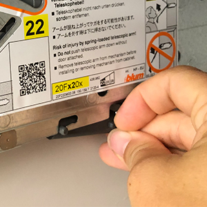 Dämpfungseinheit Blumotion entfernen